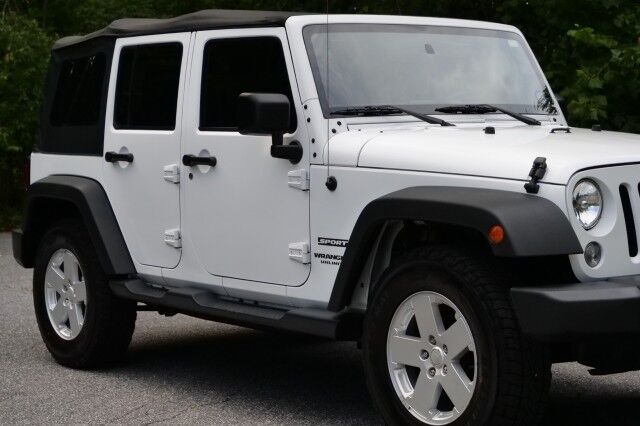 2015 Jeep Wrangler Unlimited Sport 4X4 / Soft Top / 3.6L V6! High Point NC