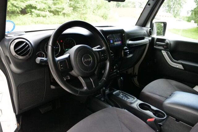 2015 Jeep Wrangler Unlimited Sport 4X4 / Soft Top / 3.6L V6! High Point NC