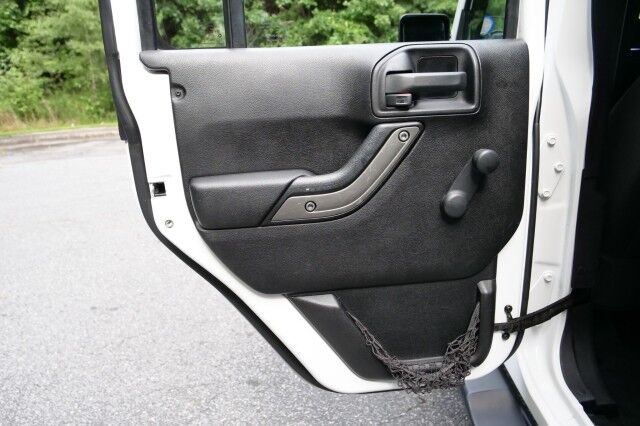 2015 Jeep Wrangler Unlimited Sport 4X4 / Soft Top / 3.6L V6! High Point NC