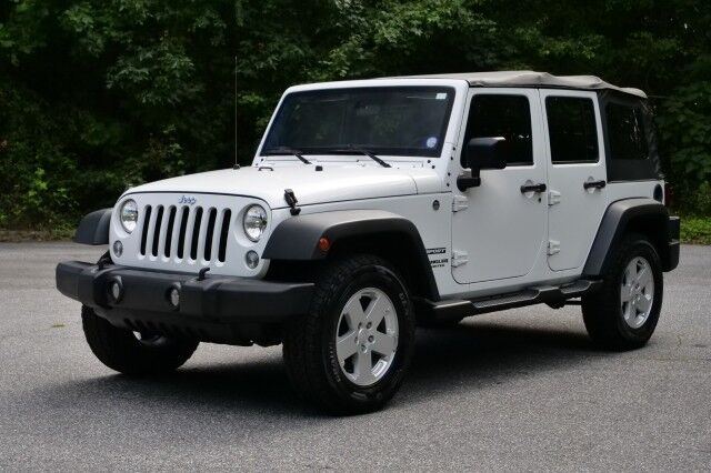 2015 Jeep Wrangler Unlimited Sport 4X4 / Soft Top / 3.6L V6! High Point NC