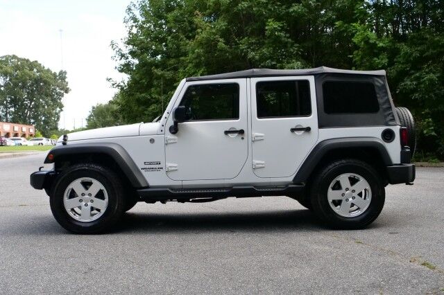 2015 Jeep Wrangler Unlimited Sport 4X4 / Soft Top / 3.6L V6! High Point NC