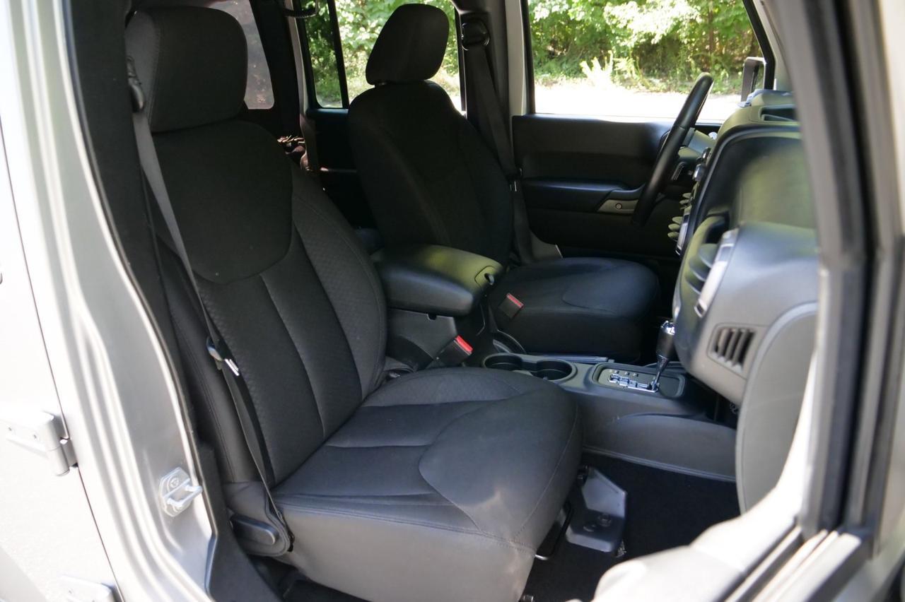 2015 Jeep Wrangler Unlimited Sport photo 33