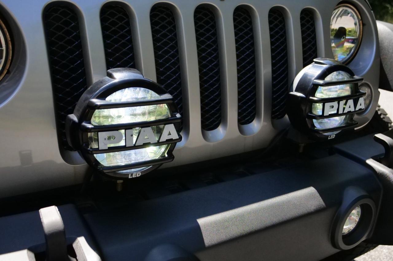 2015 Jeep Wrangler Unlimited Sport photo 2