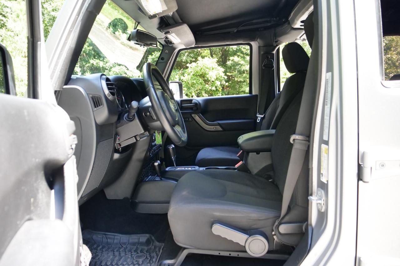 2015 Jeep Wrangler Unlimited Sport photo 15