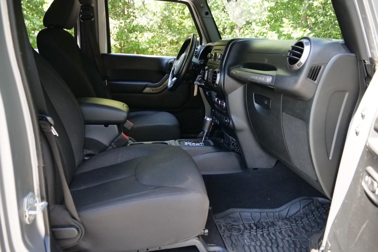 2015 Jeep Wrangler Unlimited Sport photo 34