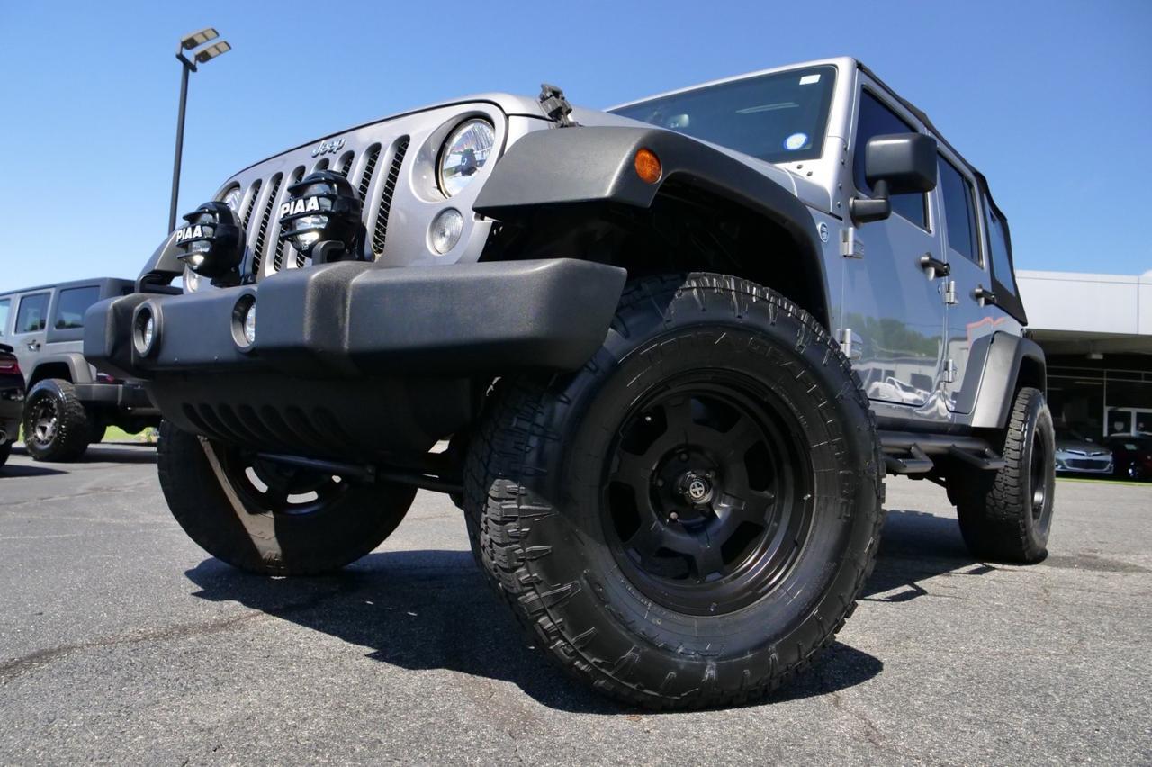2015 Jeep Wrangler Unlimited Sport photo 41