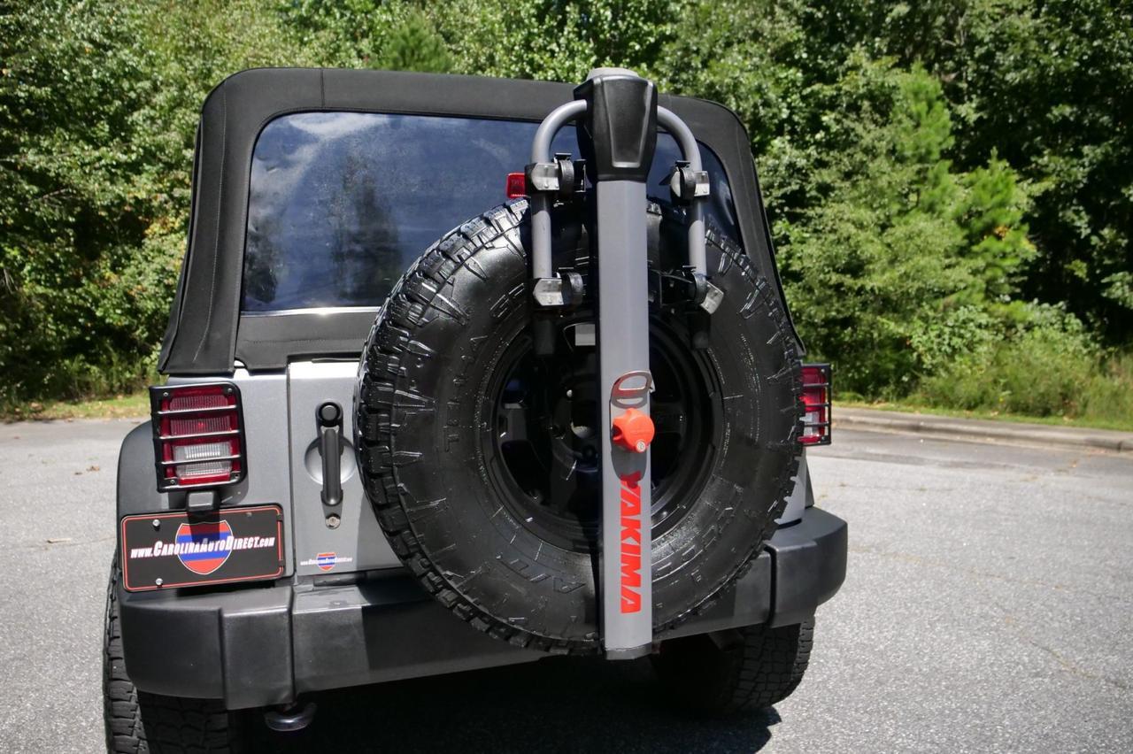 2015 Jeep Wrangler Unlimited Sport photo 28