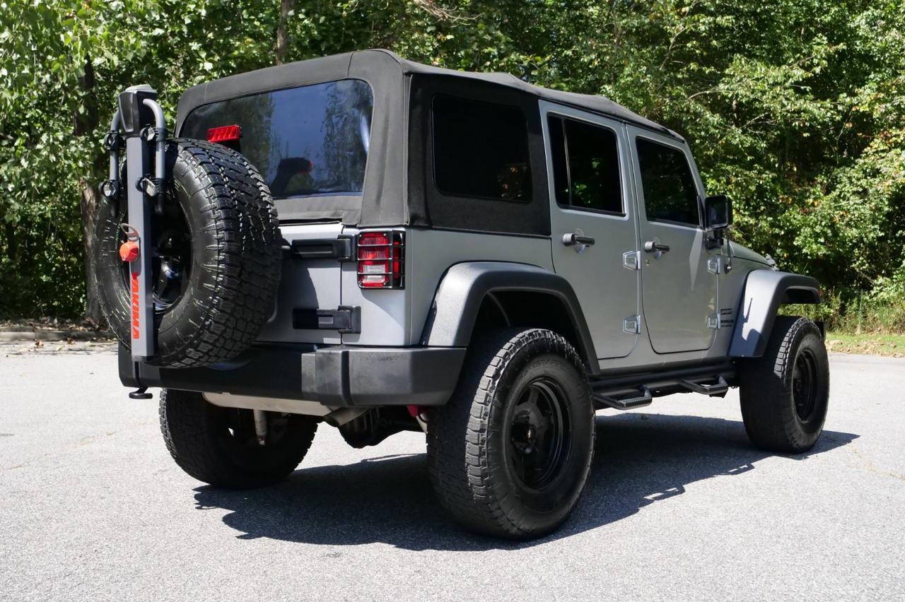 2015 Jeep Wrangler Unlimited Sport photo 13