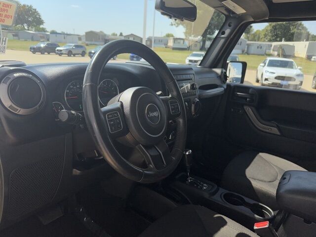 2015 Jeep Wrangler Unlimited Sport photo 18