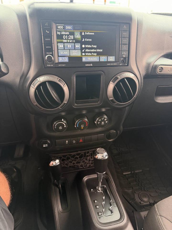 2015 Jeep Wrangler Unlimited Willys Wheeler Edition 4x4 4dr SUV Eldridge IA