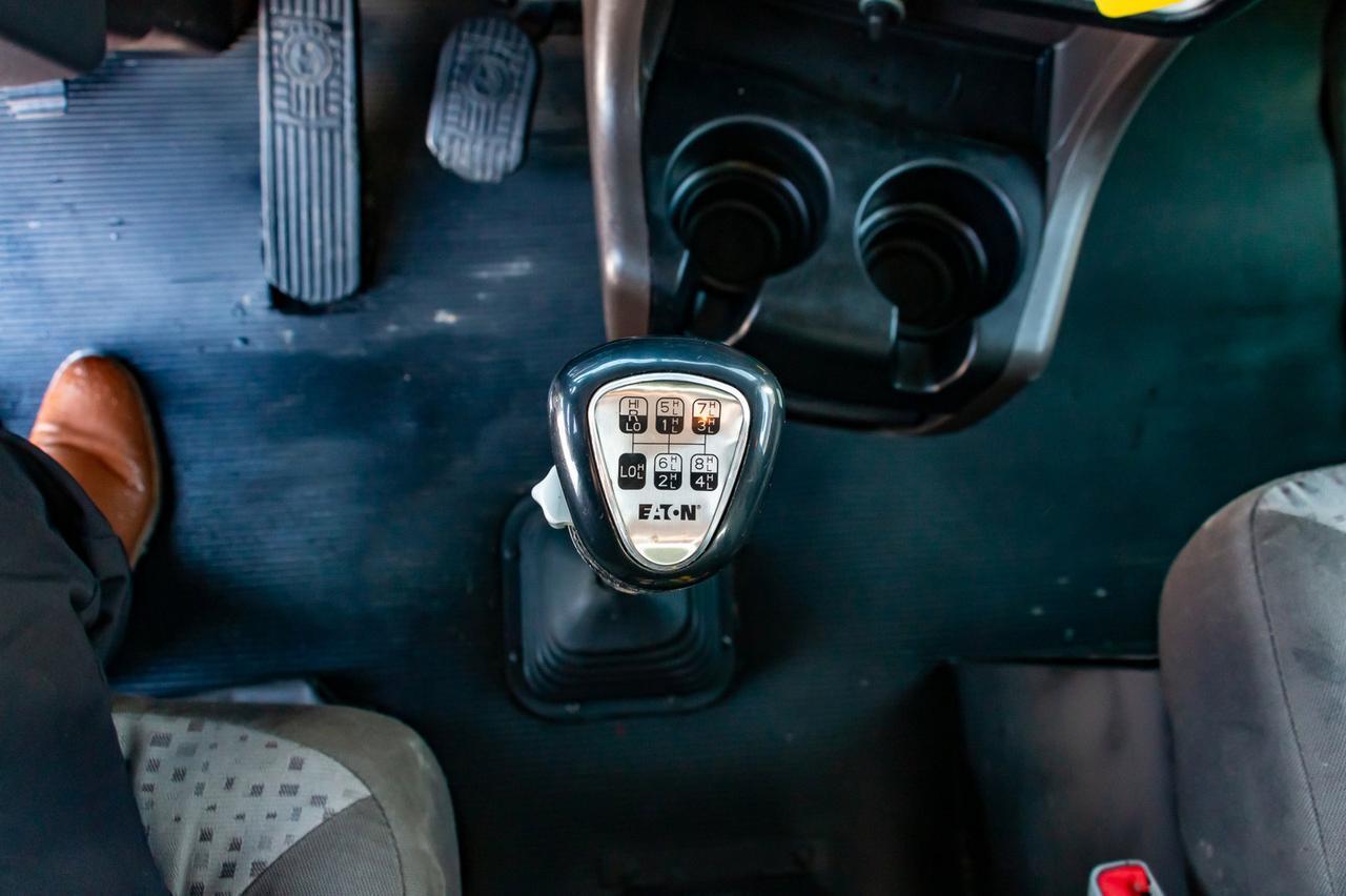 2015 Kenworth T-800 T/A Dump Truck Extended Daycab Red Deer AB