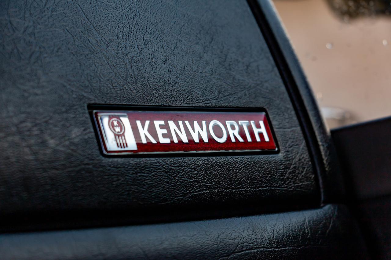 2015 Kenworth T-800 T/A Dump Truck Extended Daycab Red Deer AB