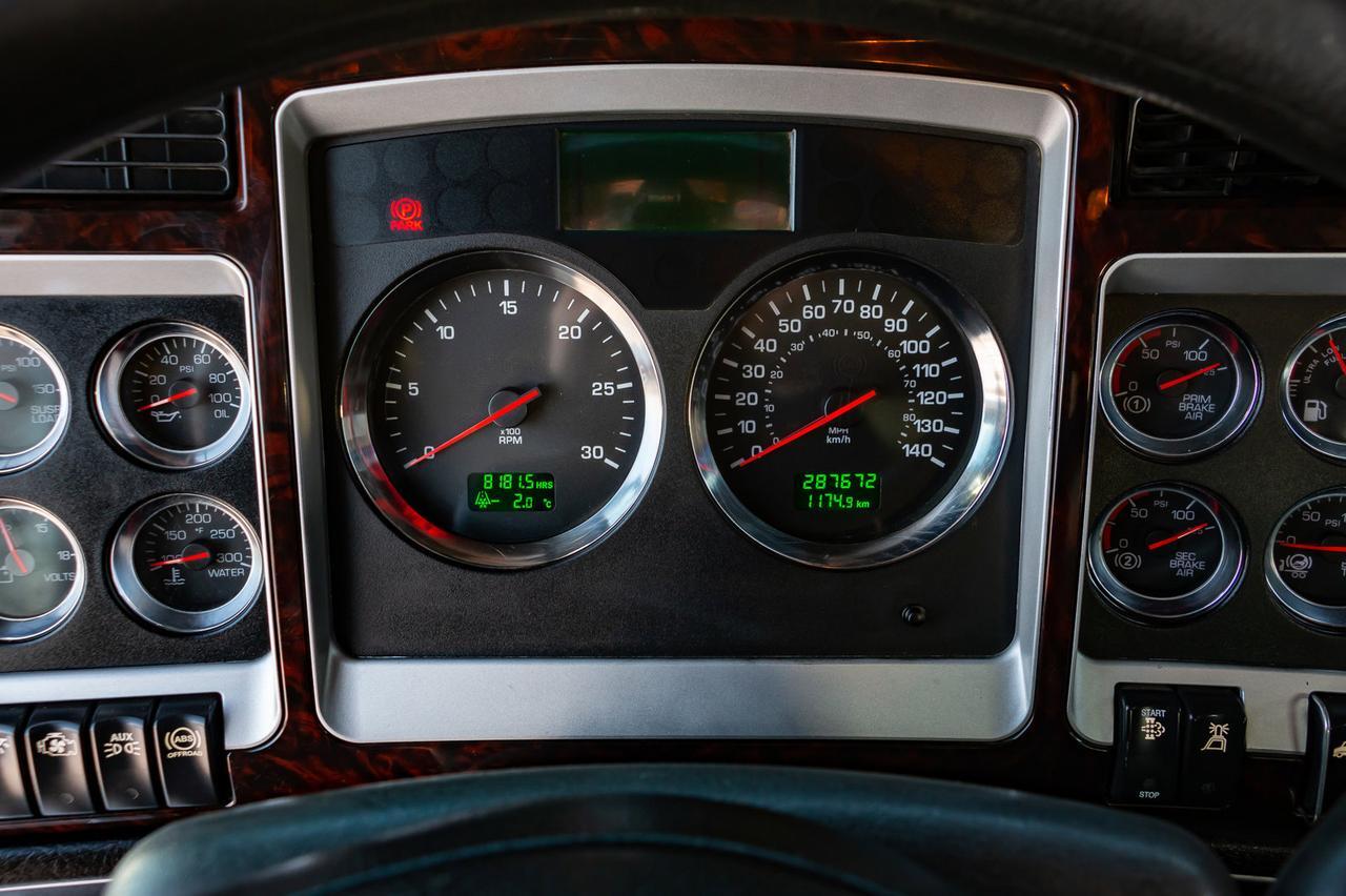 2015 Kenworth T-800 T/A Dump Truck Extended Daycab Red Deer AB