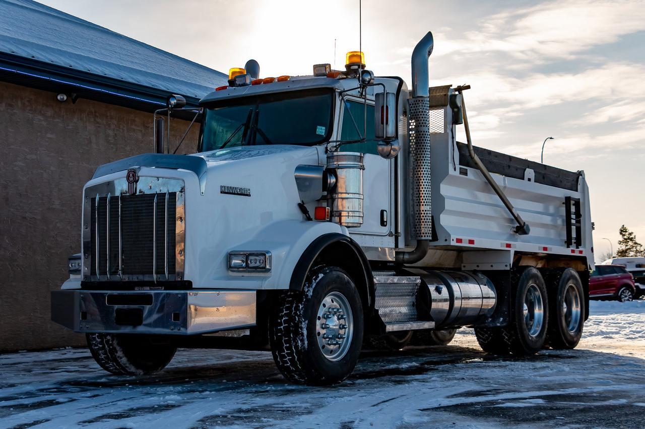 2015 Kenworth T-800 T/A Dump Truck Extended Daycab Red Deer AB