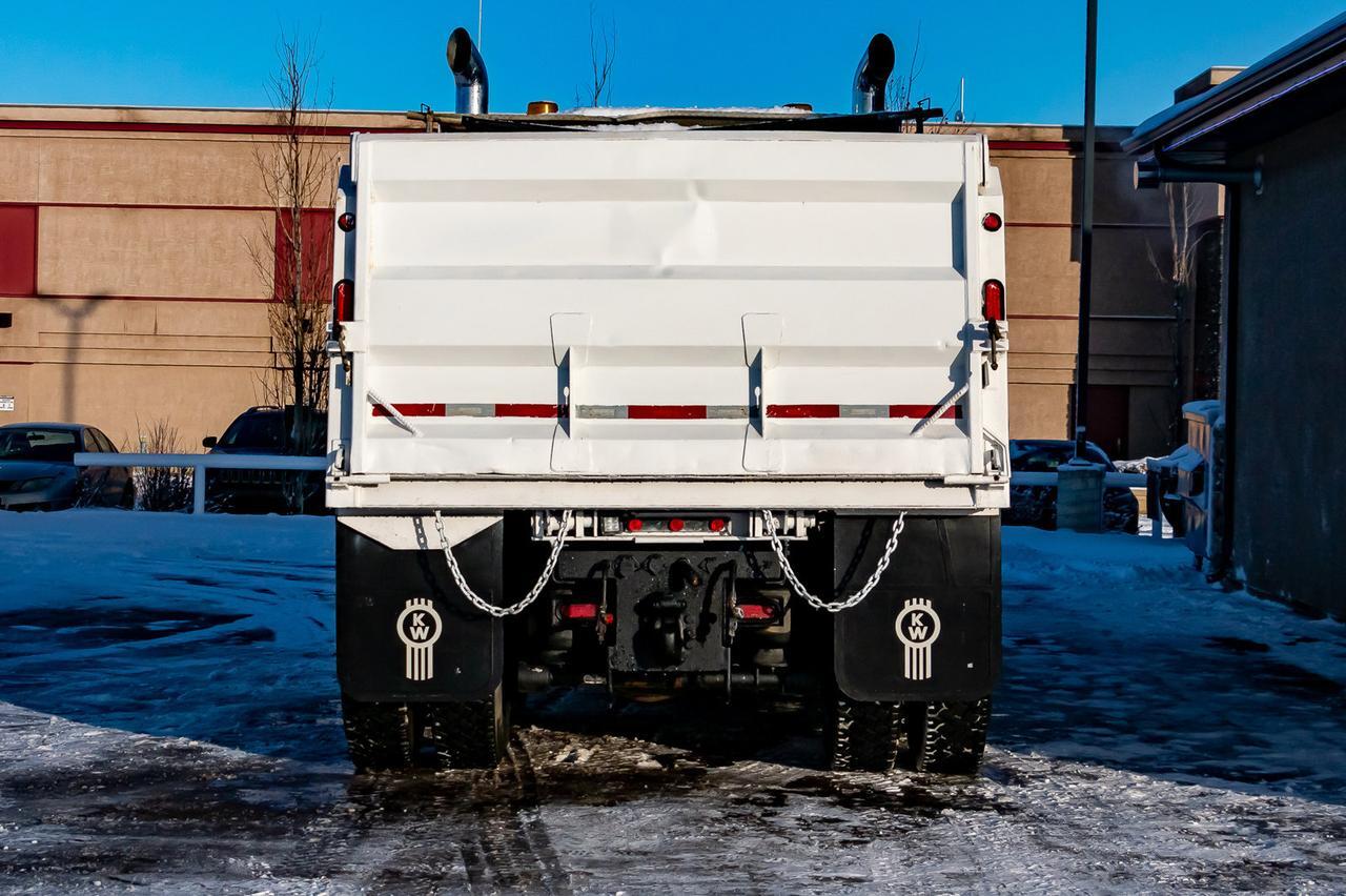 2015 Kenworth T-800 T/A Dump Truck Extended Daycab Red Deer AB