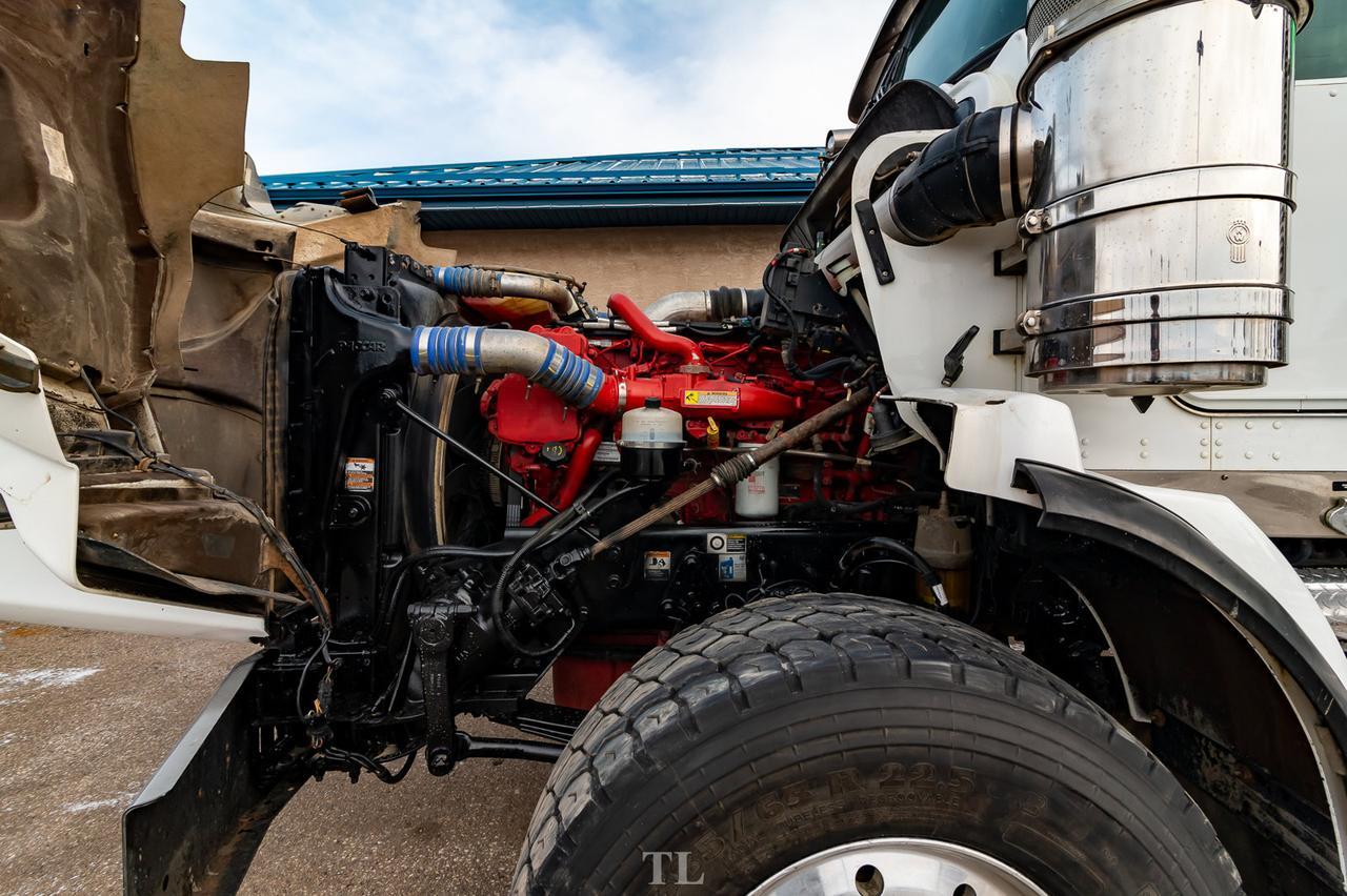 2015 Kenworth T-800 T/A Dump Truck Extended Daycab Red Deer AB