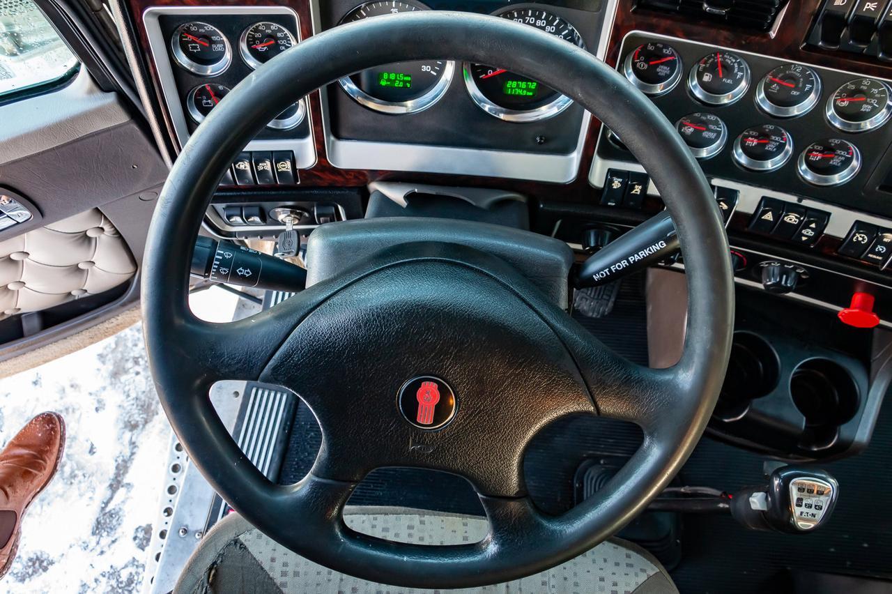 2015 Kenworth T-800 T/A Dump Truck Extended Daycab Red Deer AB