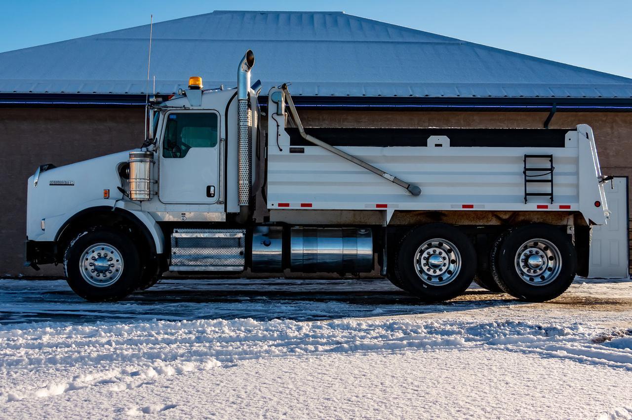 2015 Kenworth T-800 T/A Dump Truck Extended Daycab Red Deer AB