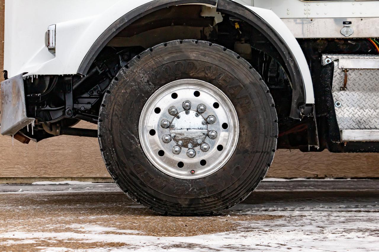 2015 Kenworth T-800 T/A Dump Truck Heavy Spec Red Deer AB