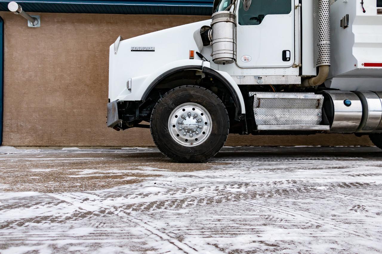 2015 Kenworth T-800 T/A Dump Truck Heavy Spec Red Deer AB