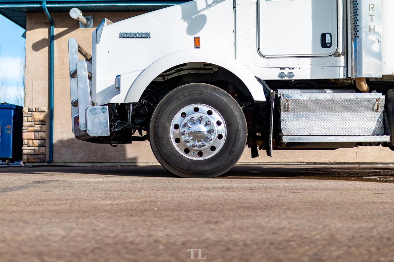 2015 Kenworth T-800 T/A Tractor Sleeper Heavy Spec Red Deer AB