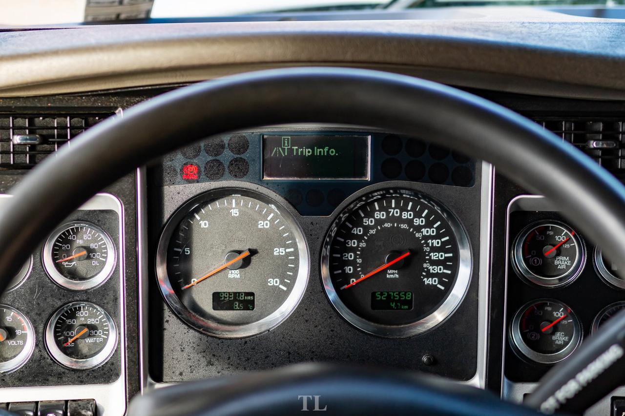 2015 Kenworth T-800 T/A Tractor Sleeper Heavy Spec Red Deer AB