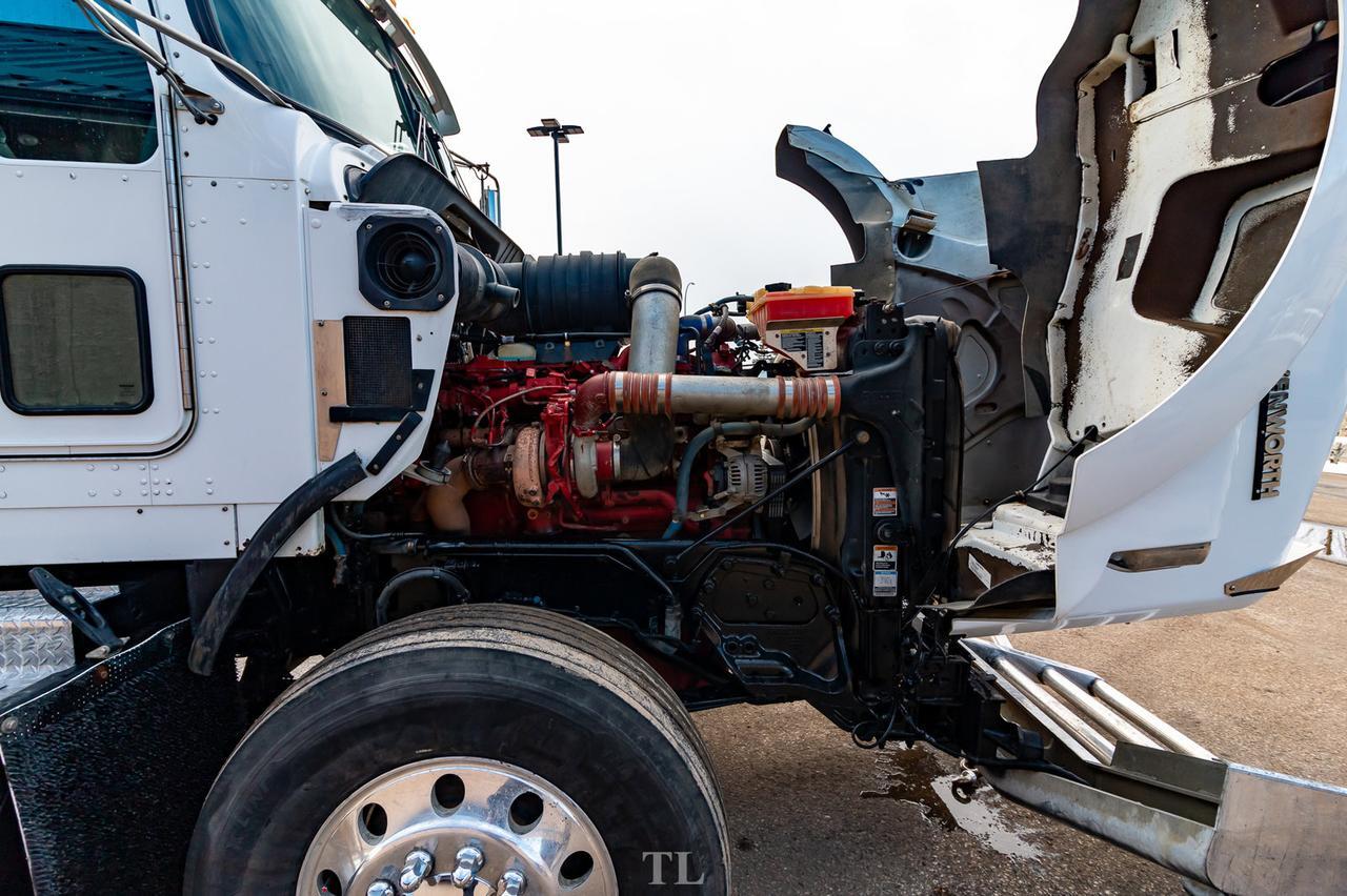2015 Kenworth T-800 T/A Tractor Sleeper Heavy Spec Red Deer AB