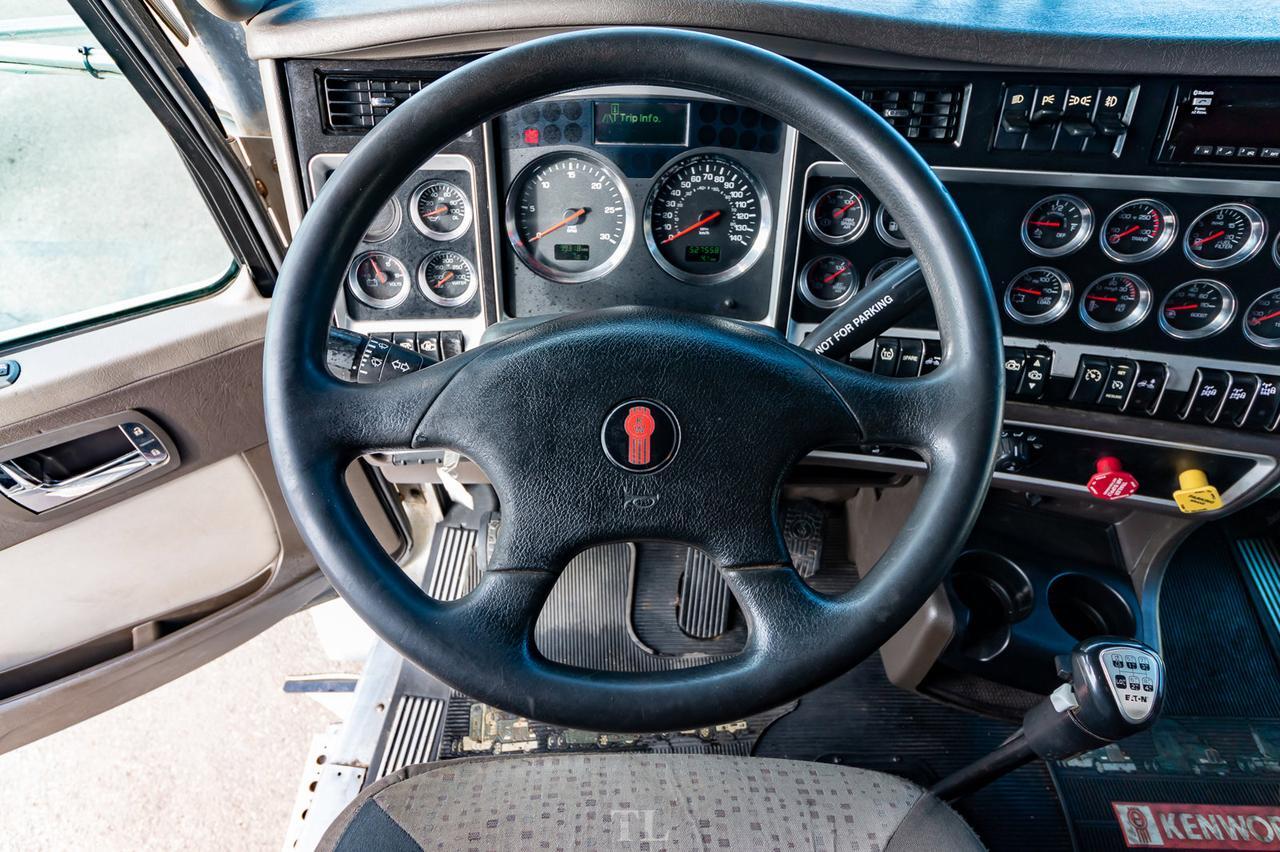 2015 Kenworth T-800 T/A Tractor Sleeper Heavy Spec Red Deer AB