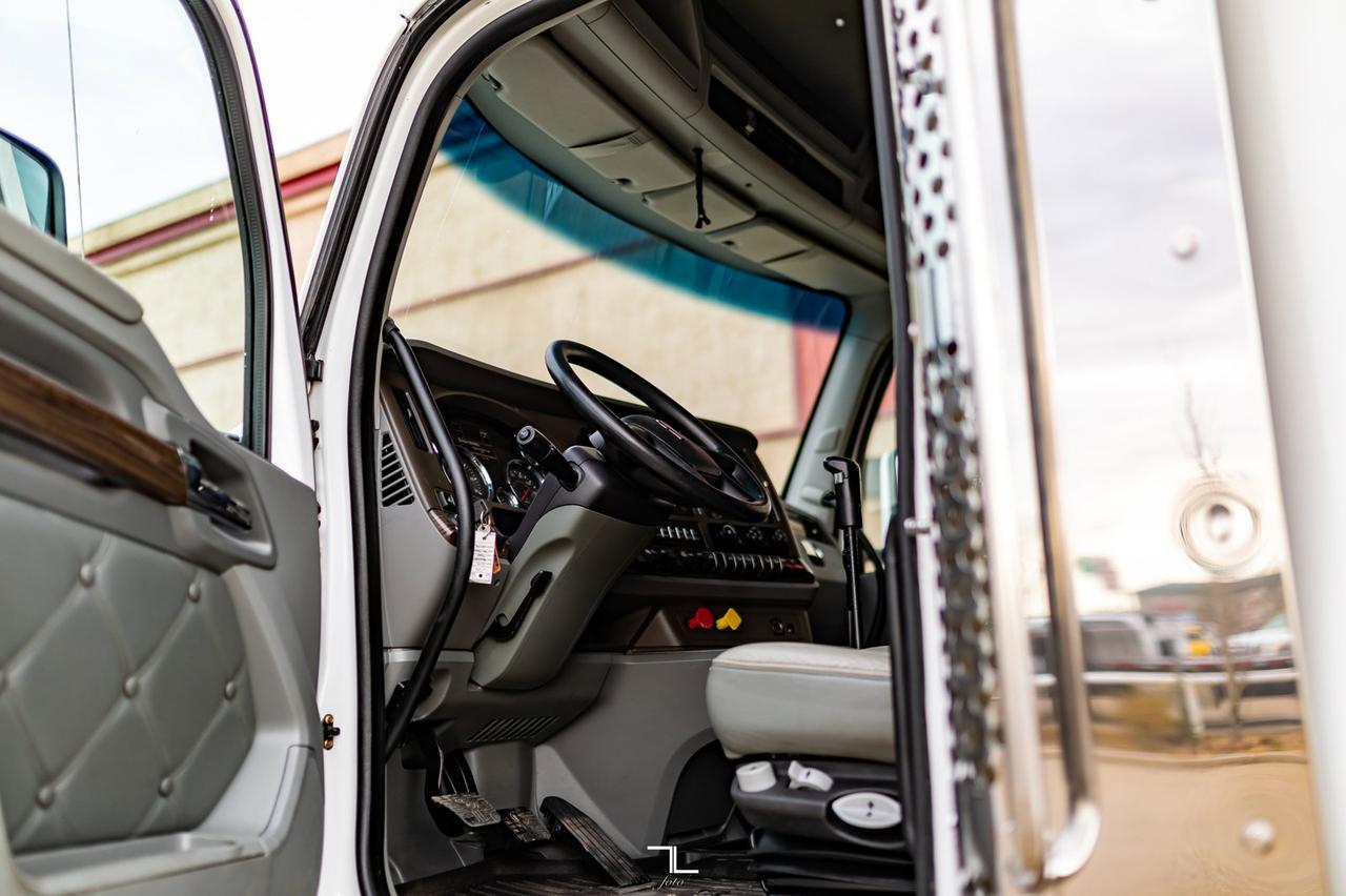 2015 Kenworth T-880 Tri-Drive Tractor Sleeper Heavy Spec Red Deer AB