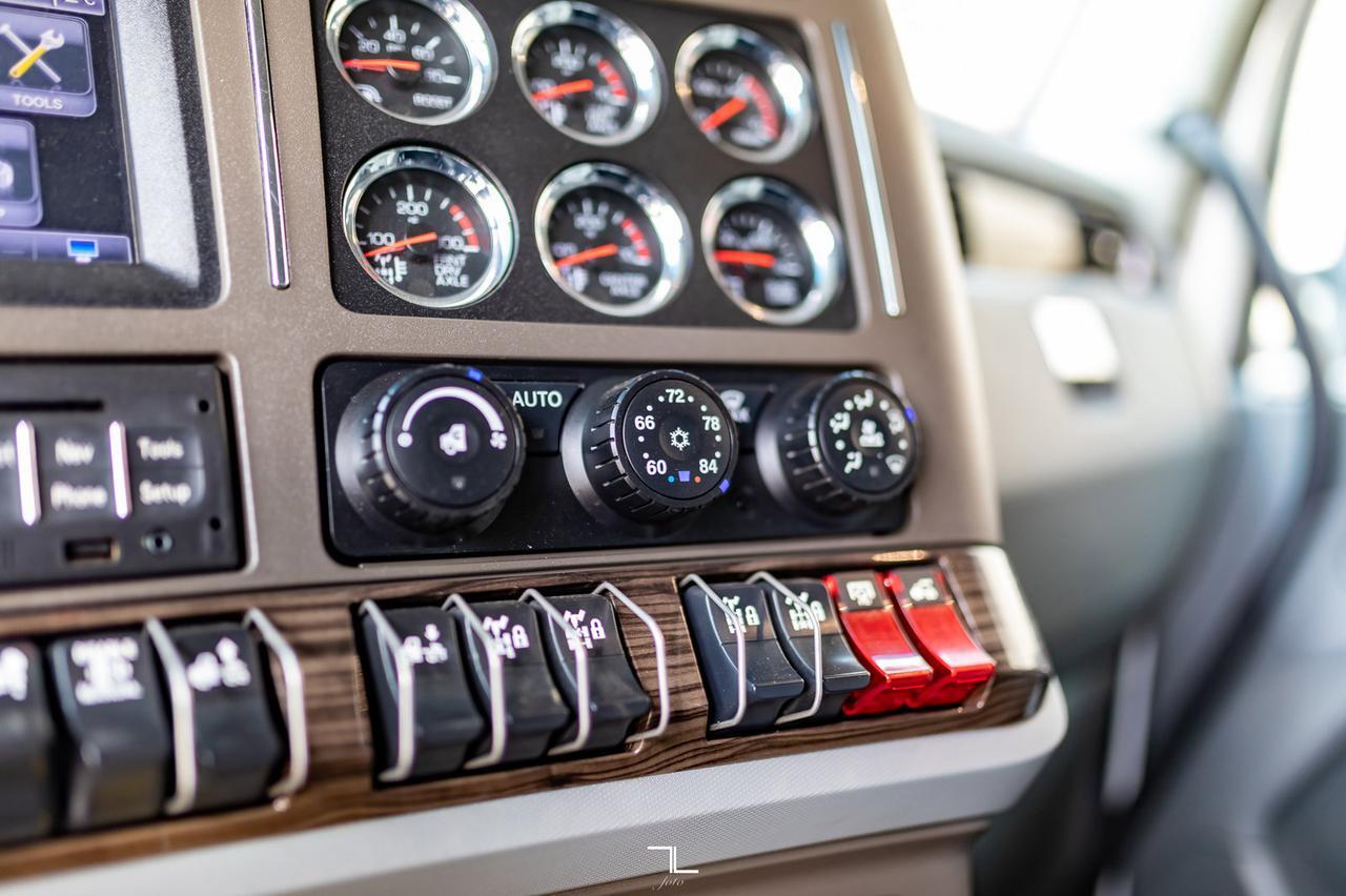 2015 Kenworth T-880 Tri-Drive Tractor Sleeper Heavy Spec Red Deer AB