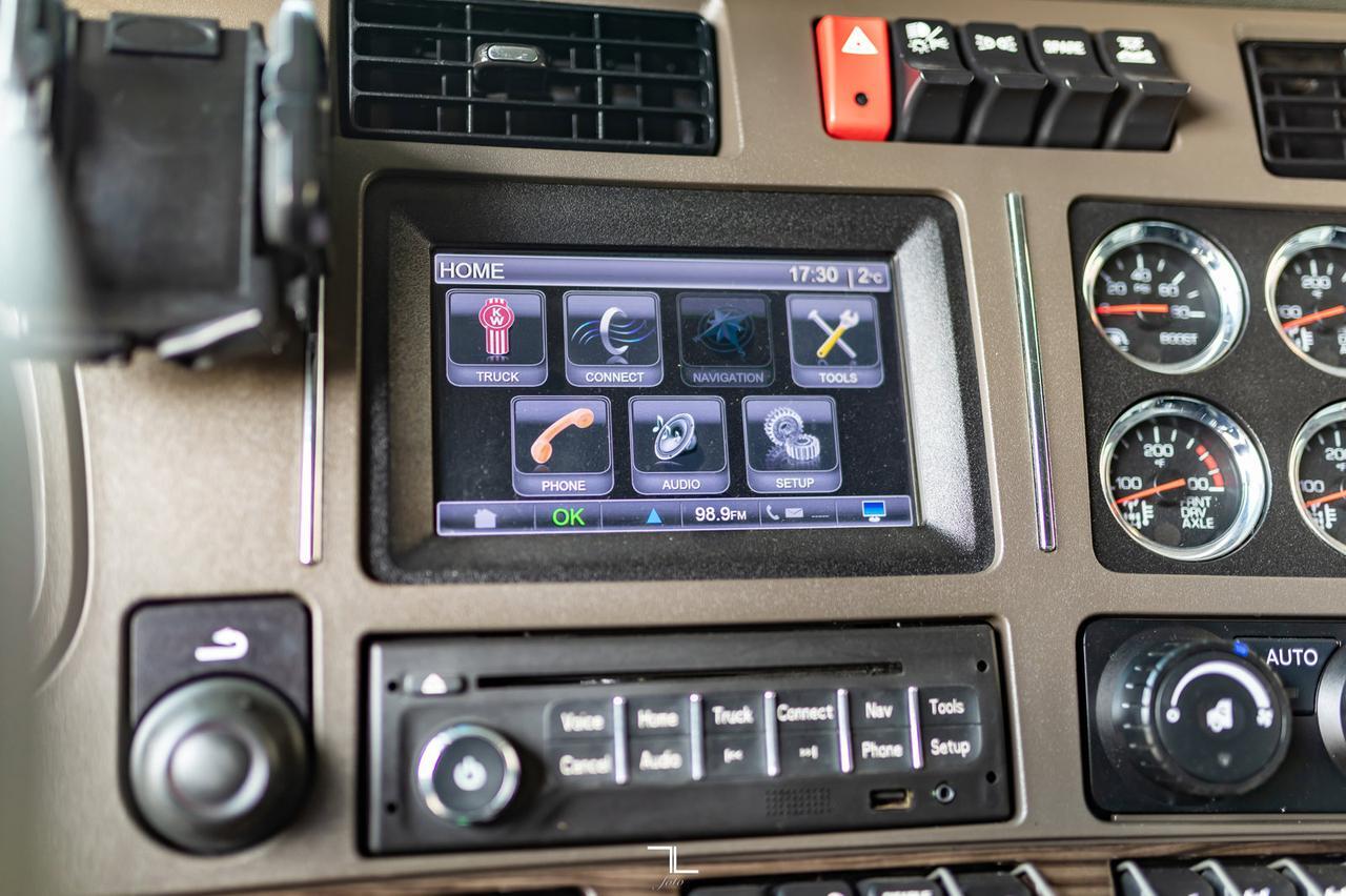 2015 Kenworth T-880 Tri-Drive Tractor Sleeper Heavy Spec Red Deer AB