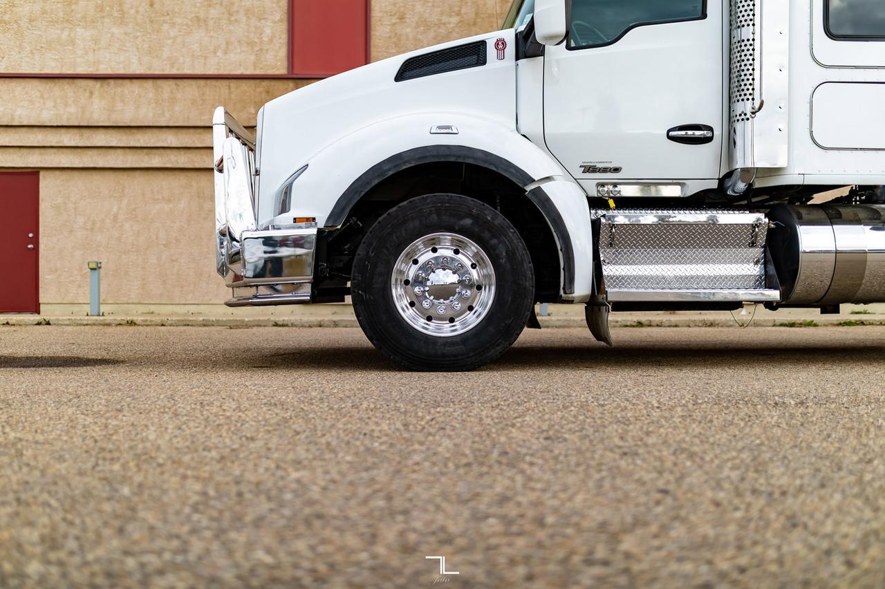 2015 Kenworth T-880 Tri-Drive Tractor Sleeper Heavy Spec Red Deer AB