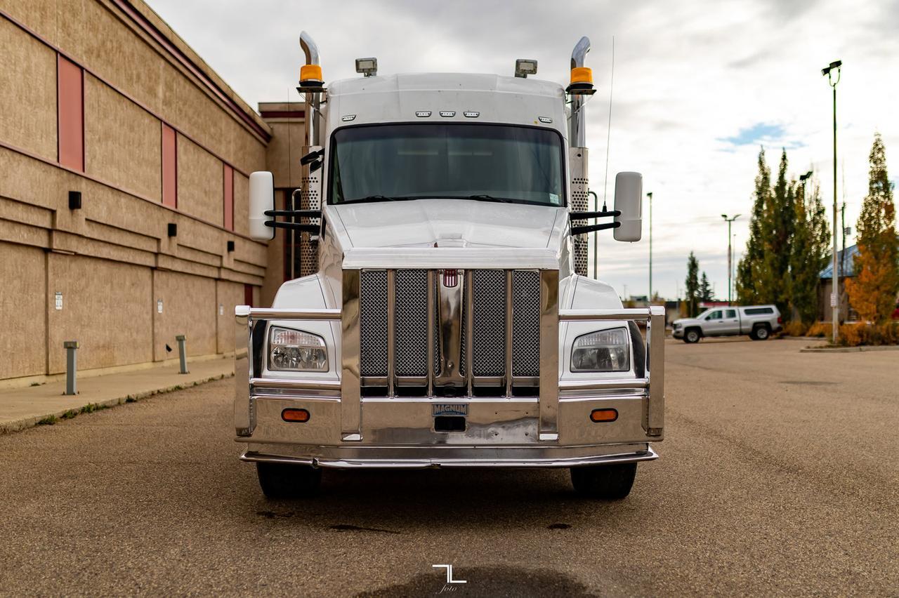 2015 Kenworth T-880 Tri-Drive Tractor Sleeper Heavy Spec Red Deer AB