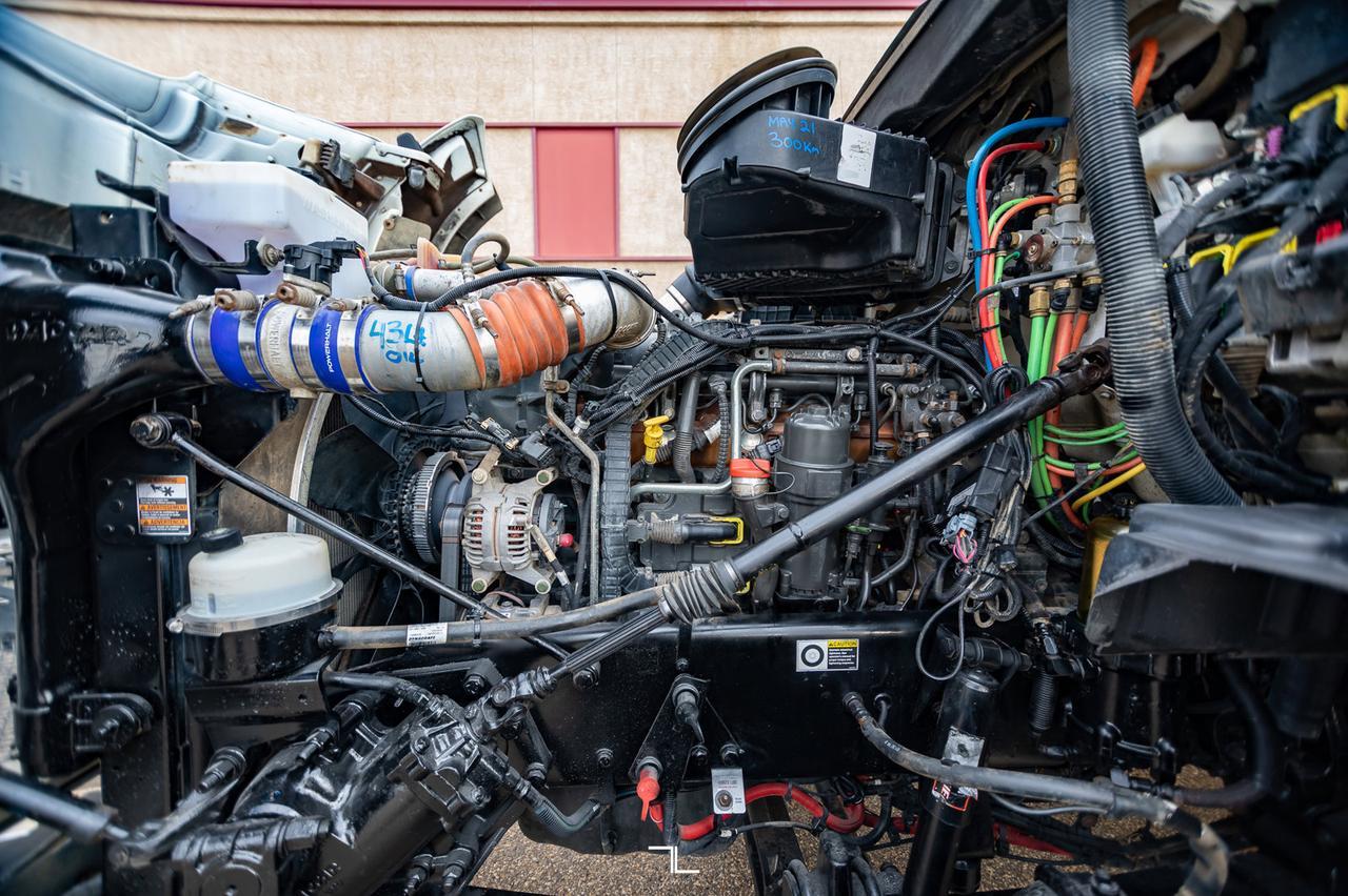 2015 Kenworth T-880 Tri-Drive Tractor Sleeper Heavy Spec Red Deer AB