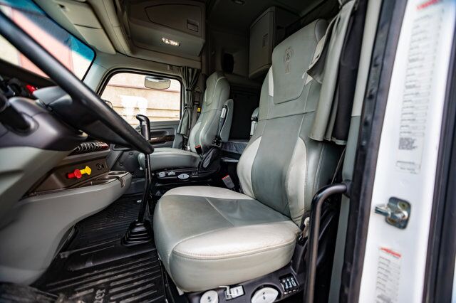 2015 Kenworth T-880 Tri-Drive Tractor Sleeper Heavy Spec Red Deer AB