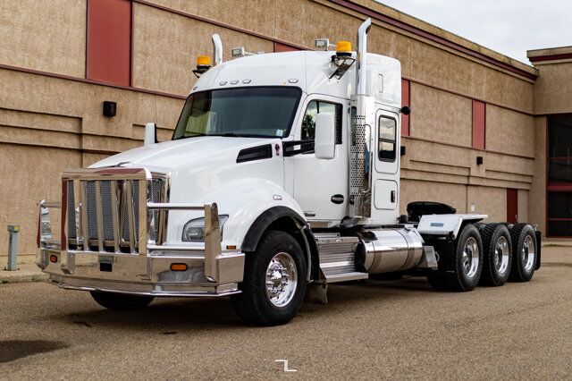 2015 Kenworth T-880 Tri-Drive Tractor Sleeper Heavy Spec Red Deer AB