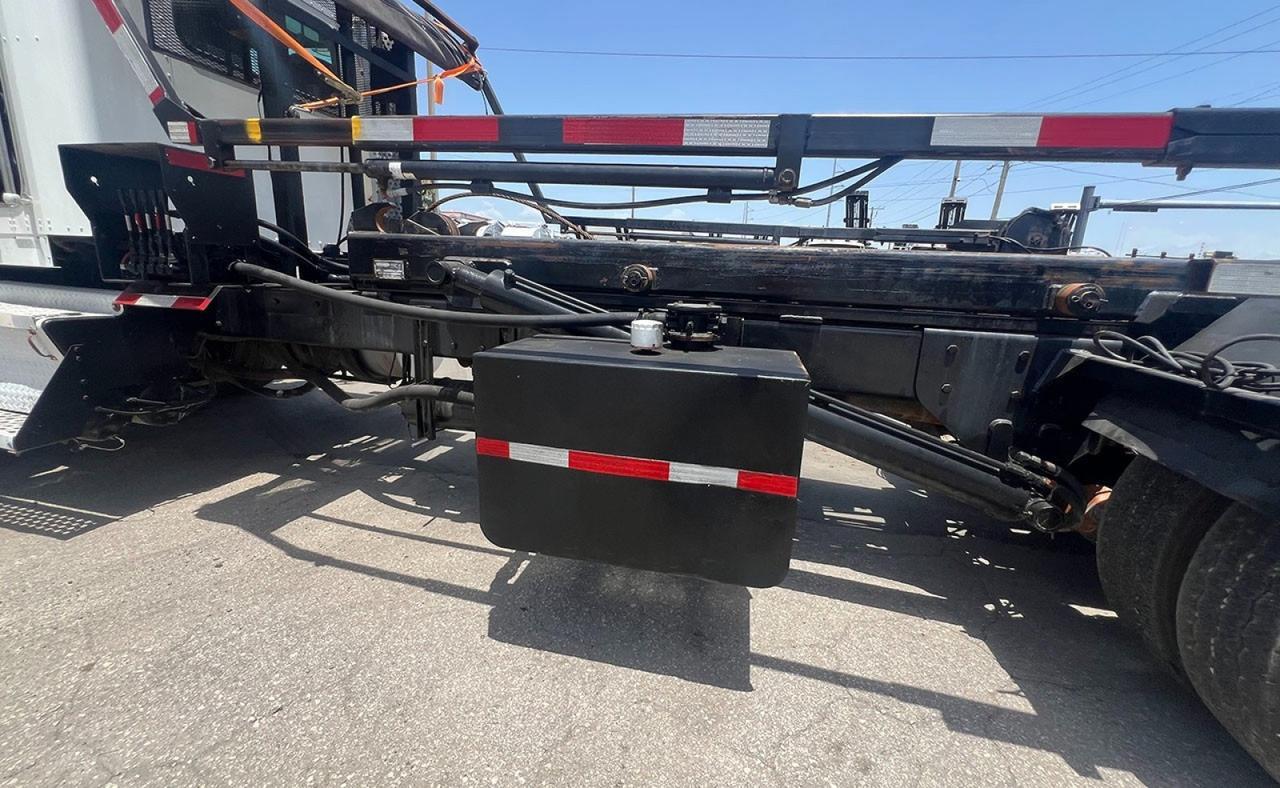2015 Kenworth T800 60,000 lb Galbreath Roll Off Truck Tampa FL
