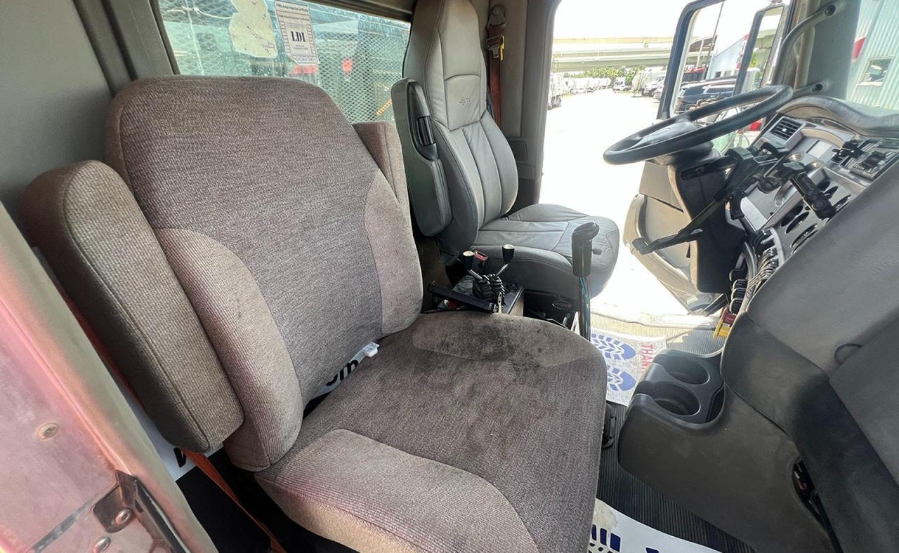 2015 Kenworth T800 60,000 lb Galbreath Roll Off Truck Tampa FL