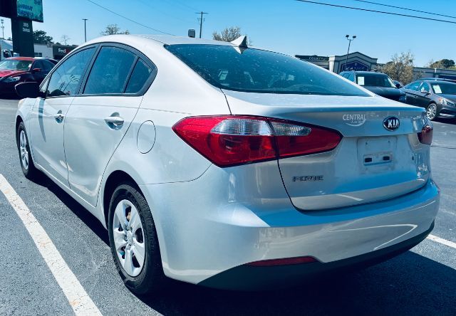 2015 Kia Forte- SD LX