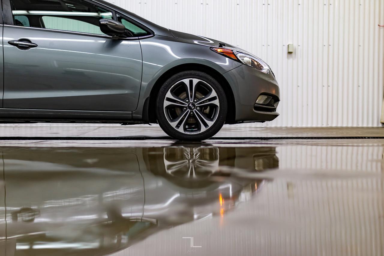 2015 Kia Forte SX Leather Roof Nav BCam Red Deer AB