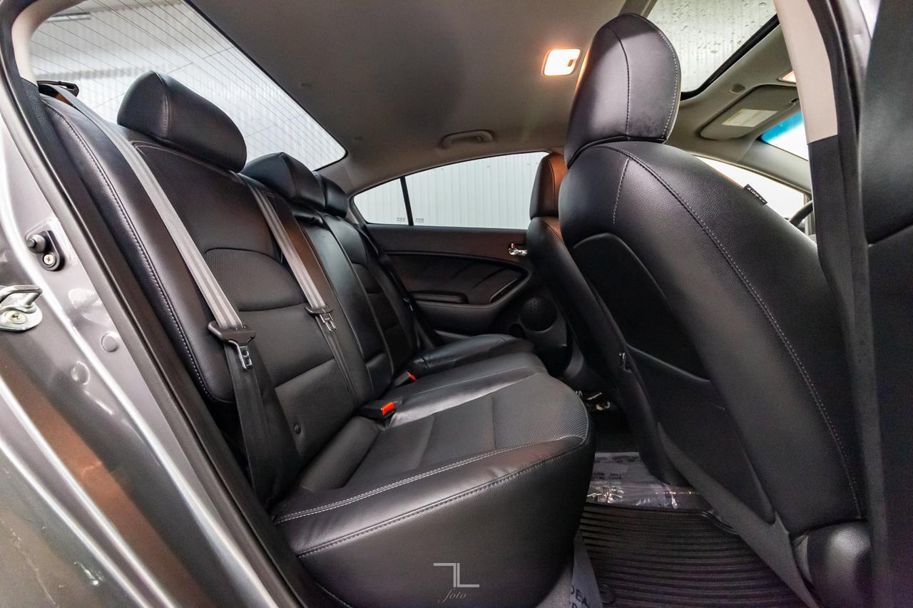 2015 Kia Forte SX Leather Roof Nav BCam Red Deer AB