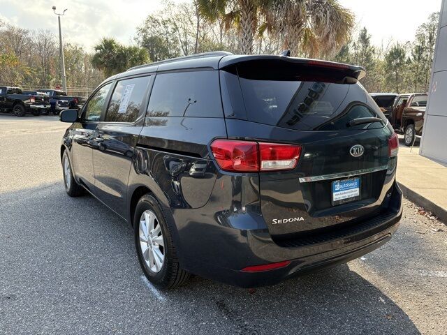 2015 Kia Sedona LX