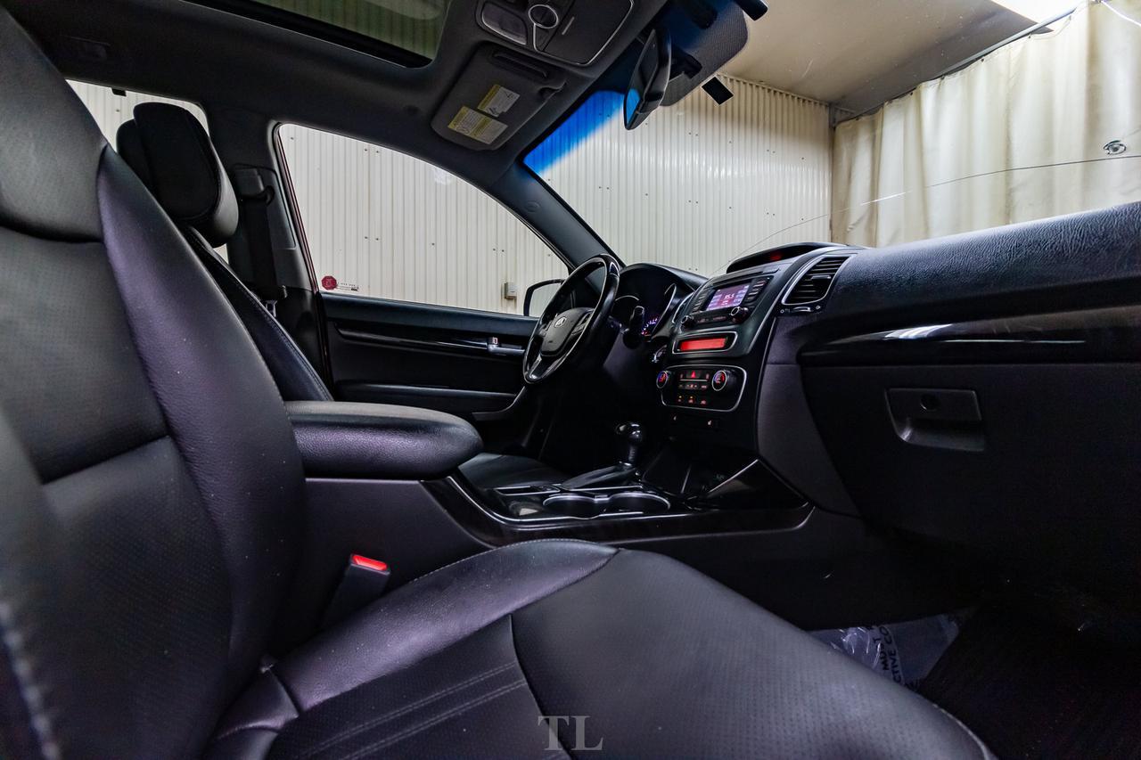 2015 Kia Sorento AWD EX Leather Roof BCam Red Deer AB