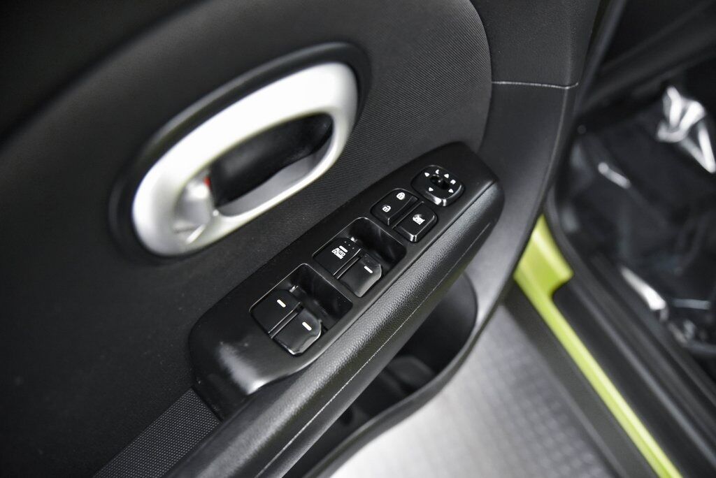 2015 Kia Soul Base Akron OH