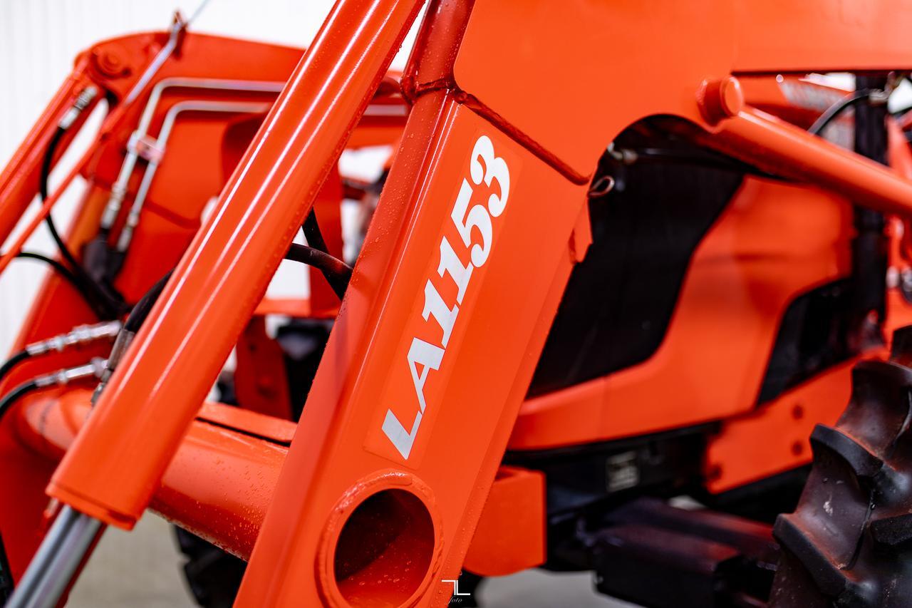 2015 Kubota M7040SUD 4WD Tractor Loader Grapple Diesel Red Deer AB