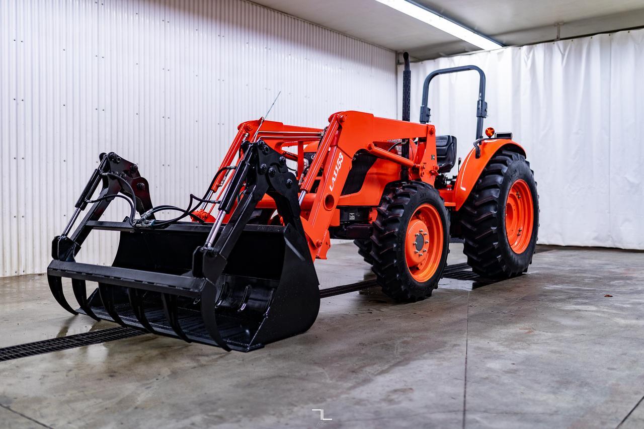 2015 Kubota M7040SUD 4WD Tractor Loader Grapple Diesel Red Deer AB