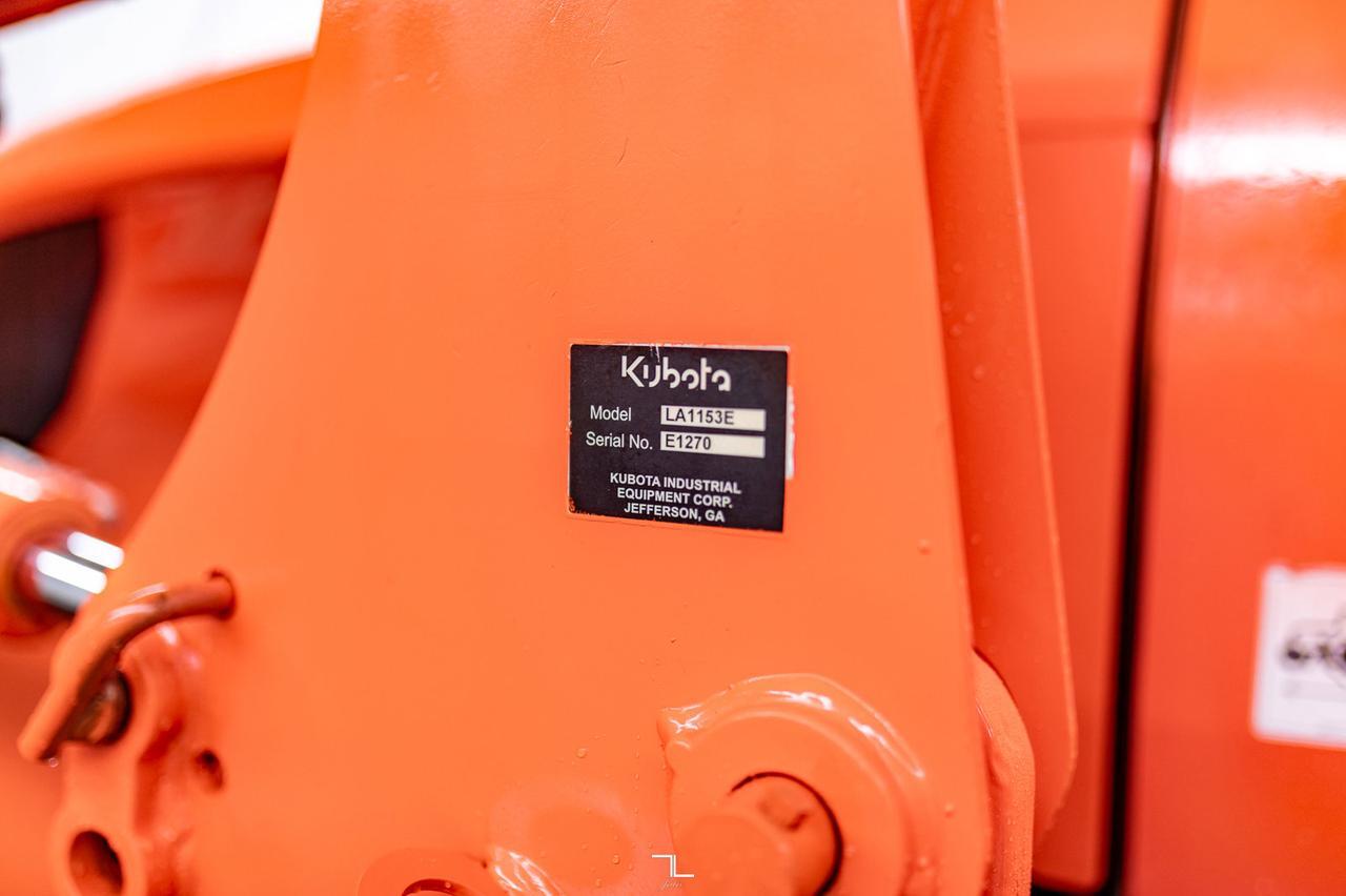 2015 Kubota M7040SUD 4WD Tractor Loader Grapple Diesel Red Deer AB