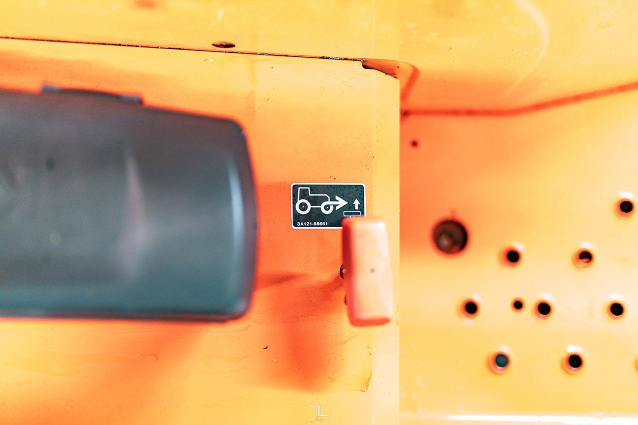 2015 Kubota M7040SUD 4WD Tractor Loader Grapple Diesel Red Deer AB