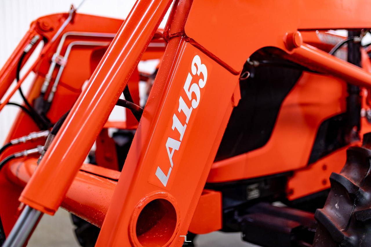 2015 Kubota M7040SUD 4WD Tractor Loader Grapple Diesel Red Deer AB