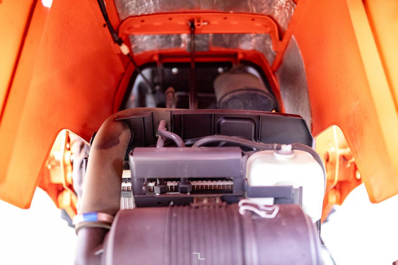 2015 Kubota M7040SUD 4WD Tractor Loader Grapple Diesel Red Deer AB